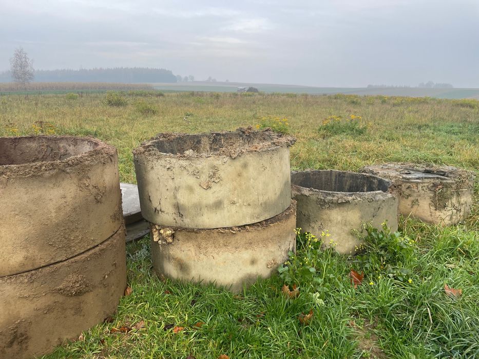 Kręgi z demontażu i pokrywy