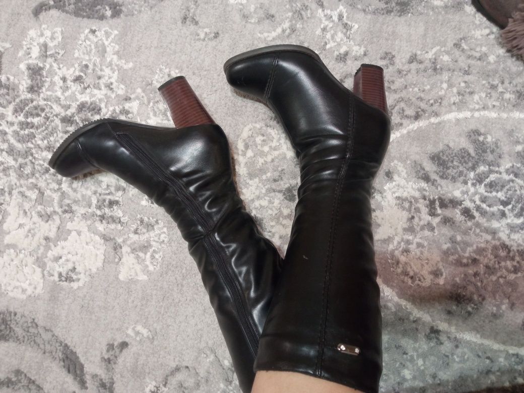 Продам сапожки зимові