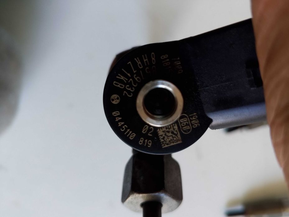 Wtryski wtryskiwacze BMW 2 F46 1.5 diesel Komplet