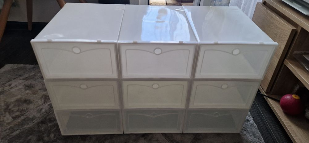 Plastikowa komoda na buty