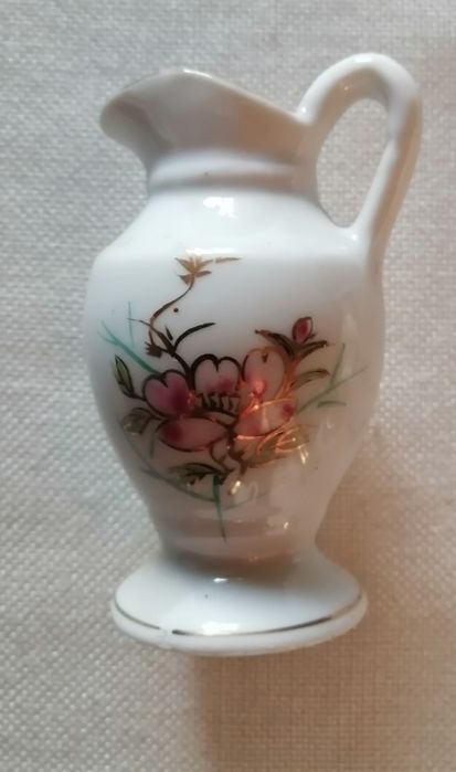 Conjunto de seis jarras de porcelana chinesa