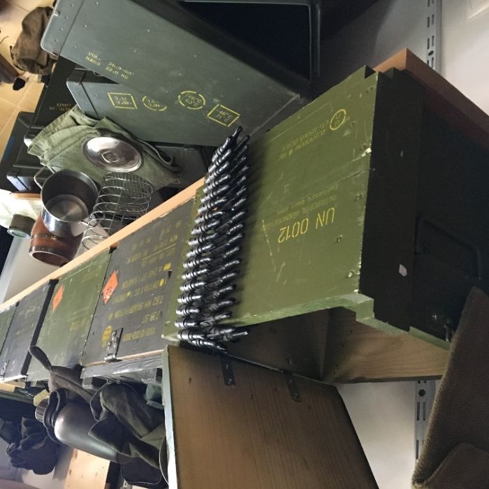 Caixa de Munições de Madeira ( ctt incluído)