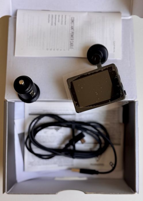 Câmara de filmar para automovel Garmin Dash Cam 67W