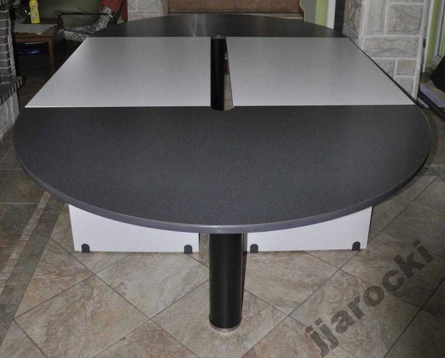 Jedyny w swoim rodzaju stół konferencyjny