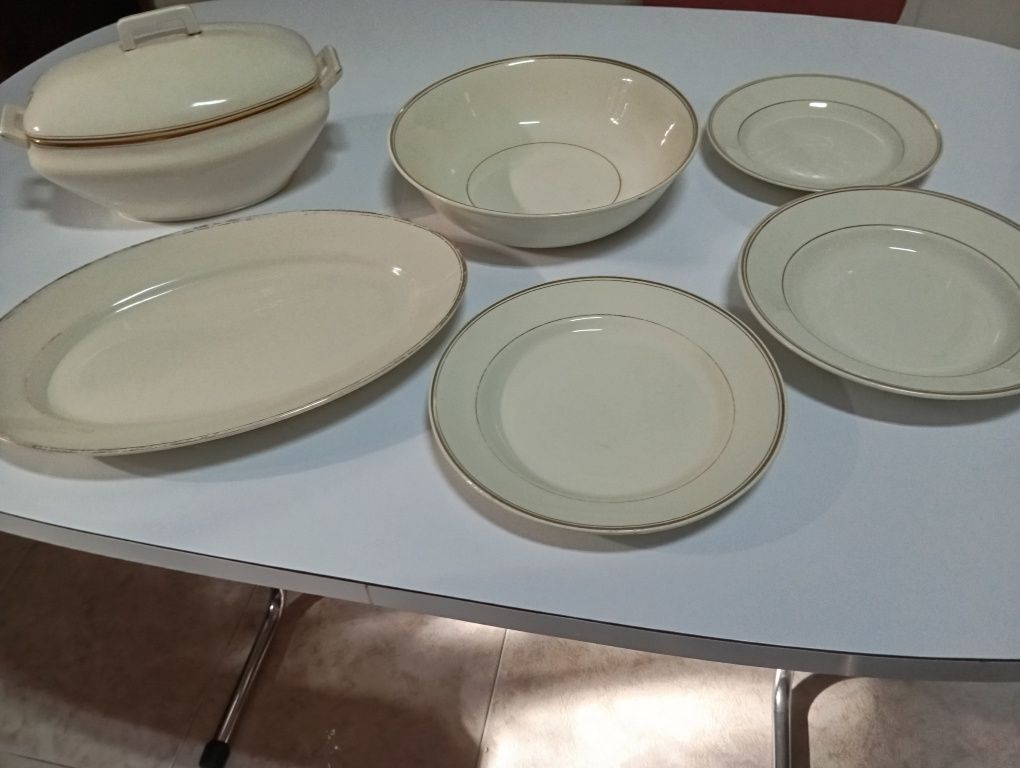 Conjunto Louça Antiga