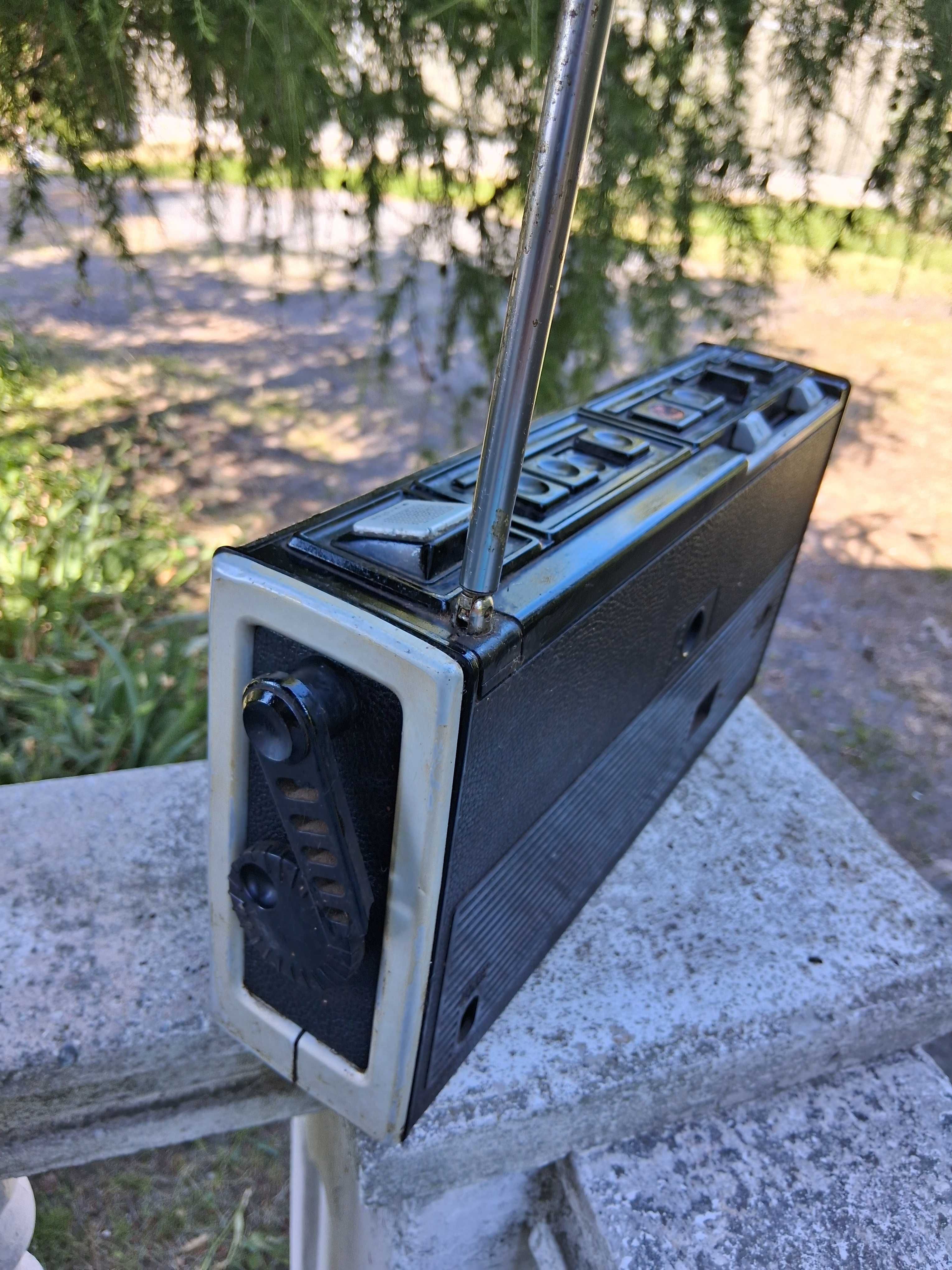 Radiomagnetofon Grundig z okresu PRL
