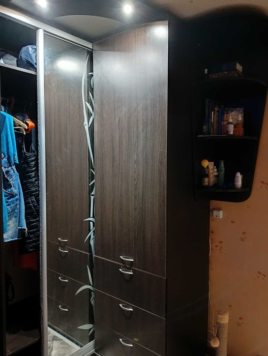 Продам шкаф-купе в хорошем состоянии