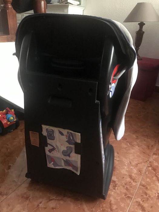 Cadeiras de bebé para auto + refeições (2 pelo preço de 1)