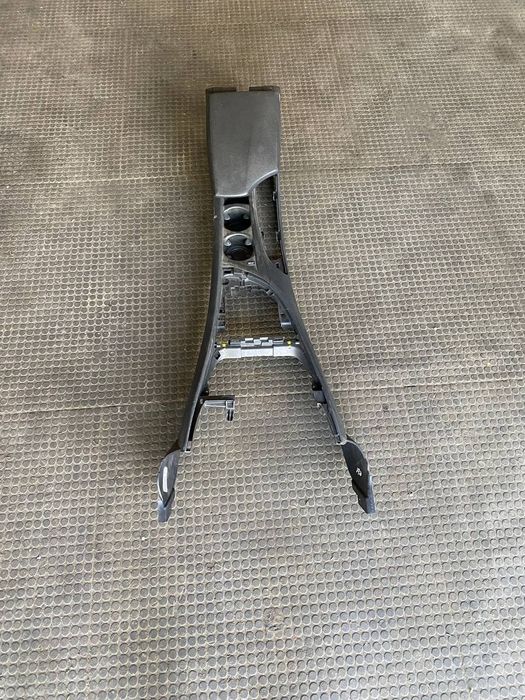 Подлокотник с подстаканниками bmw е87