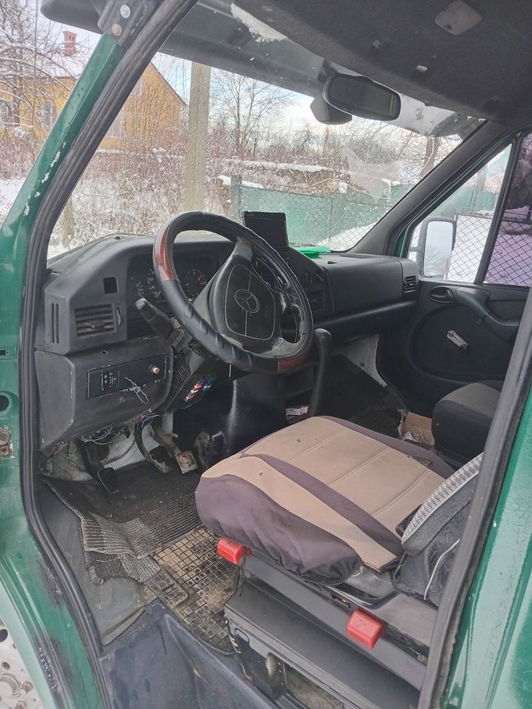 Продам Mercedes-Benz 208