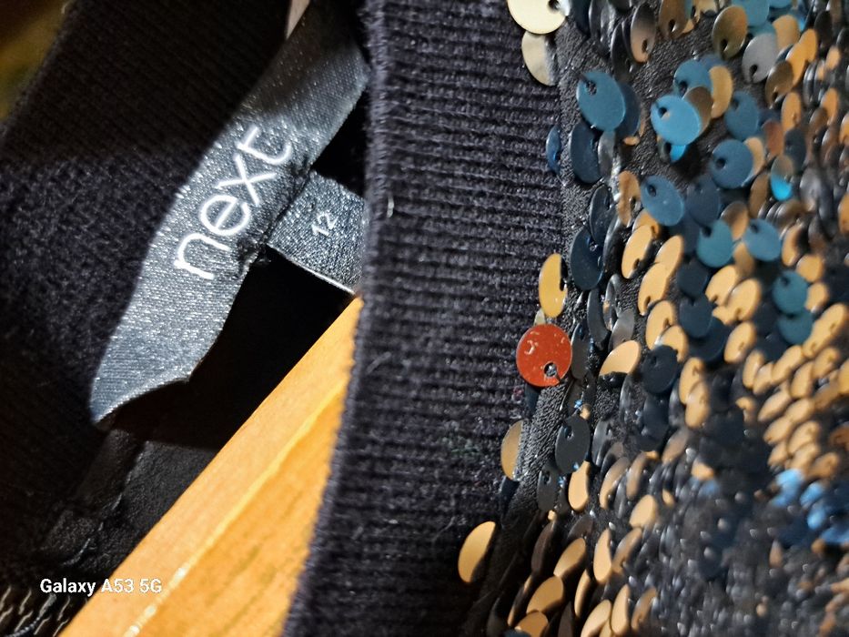 Платье в паетку  бренд Next