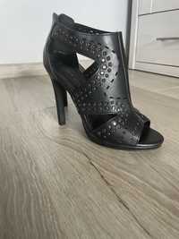 Buty na obcasie nowe