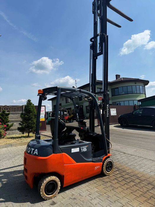 wózek widłowy elektryczny TOYOTA 8FBMT16 Triplex 4.70m 4-kołowy 2009'