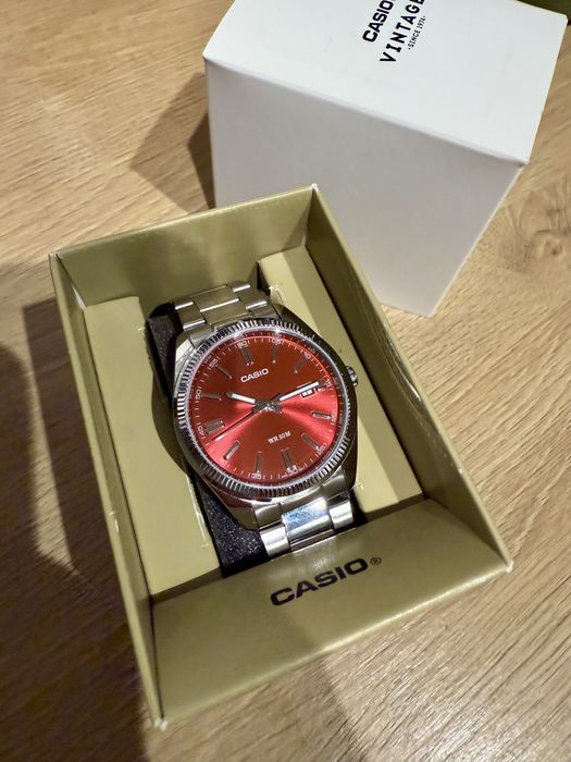 Relógio Casio Timeless - Vermelho