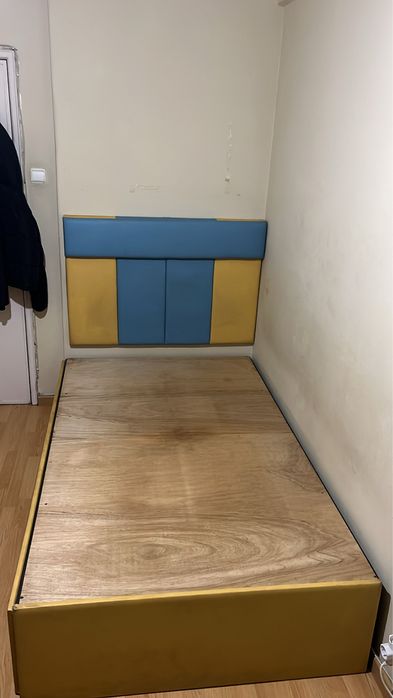 cama bau com cabiceira