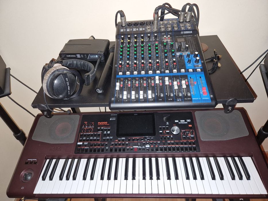 Teclado Korg Pa1000