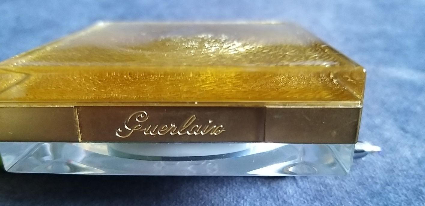 Guerlain cienie do powiek pastelowe Francja