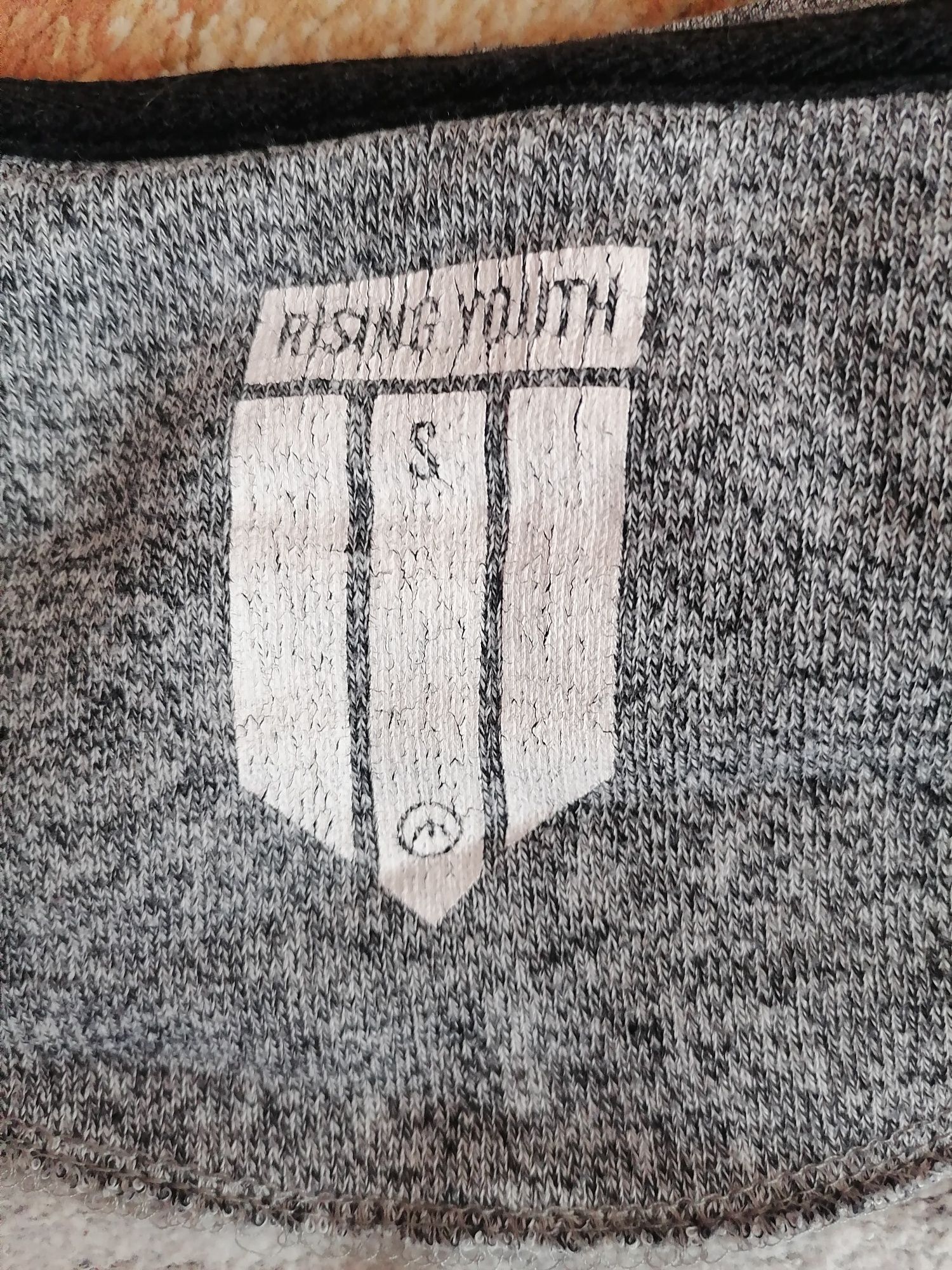 Młodzieżowa bluza rozpinana z kapturem
