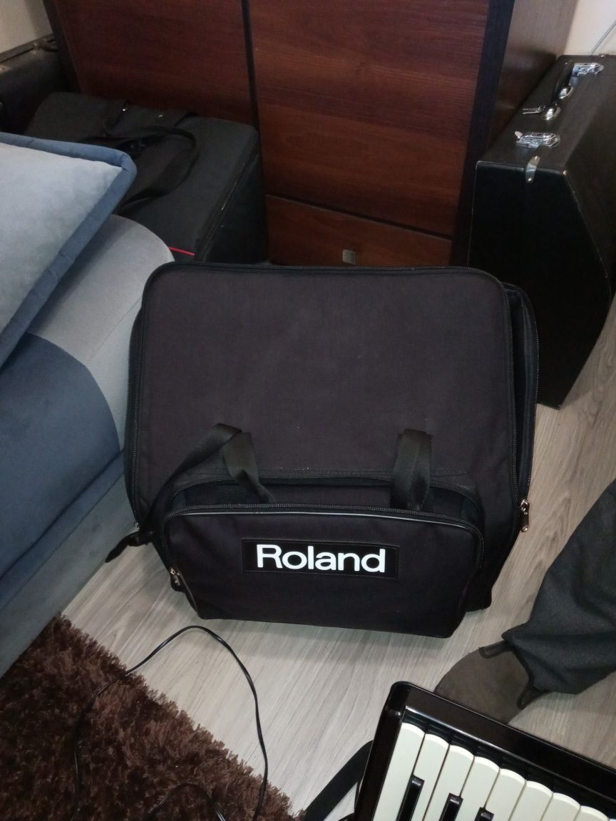 Roland fr,-3x akorden