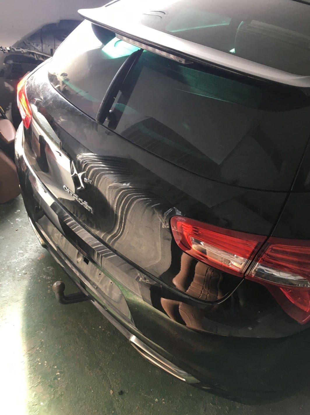 Traseira de Citroen DS5 híbrido 2.0