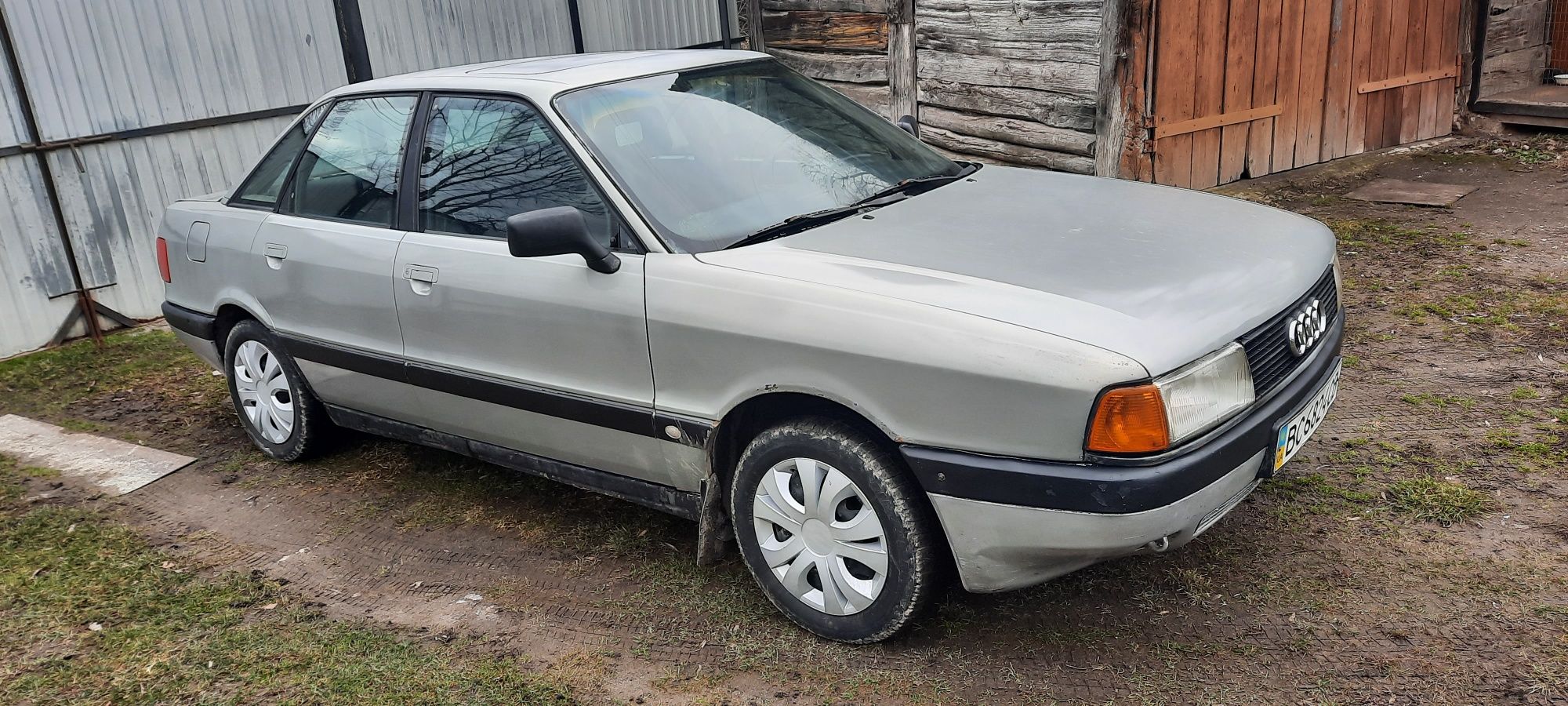 Продам терміново Audi 80 1.8 1987