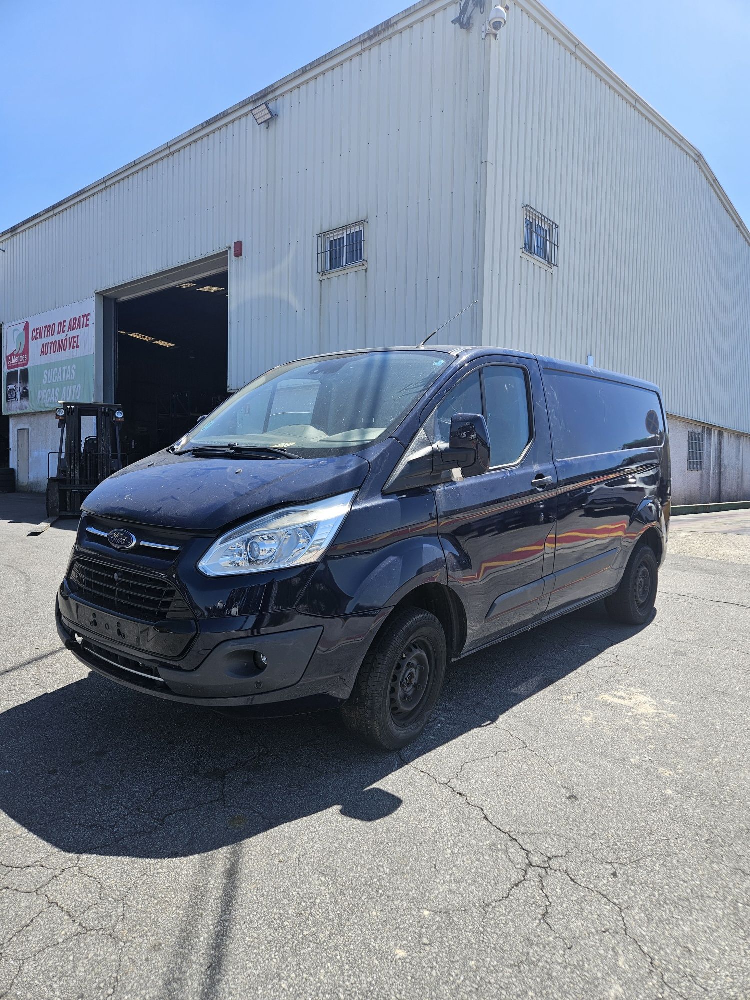 Ford Transit Costum 2.0 TDCi Eco Blue de 2016 para peças