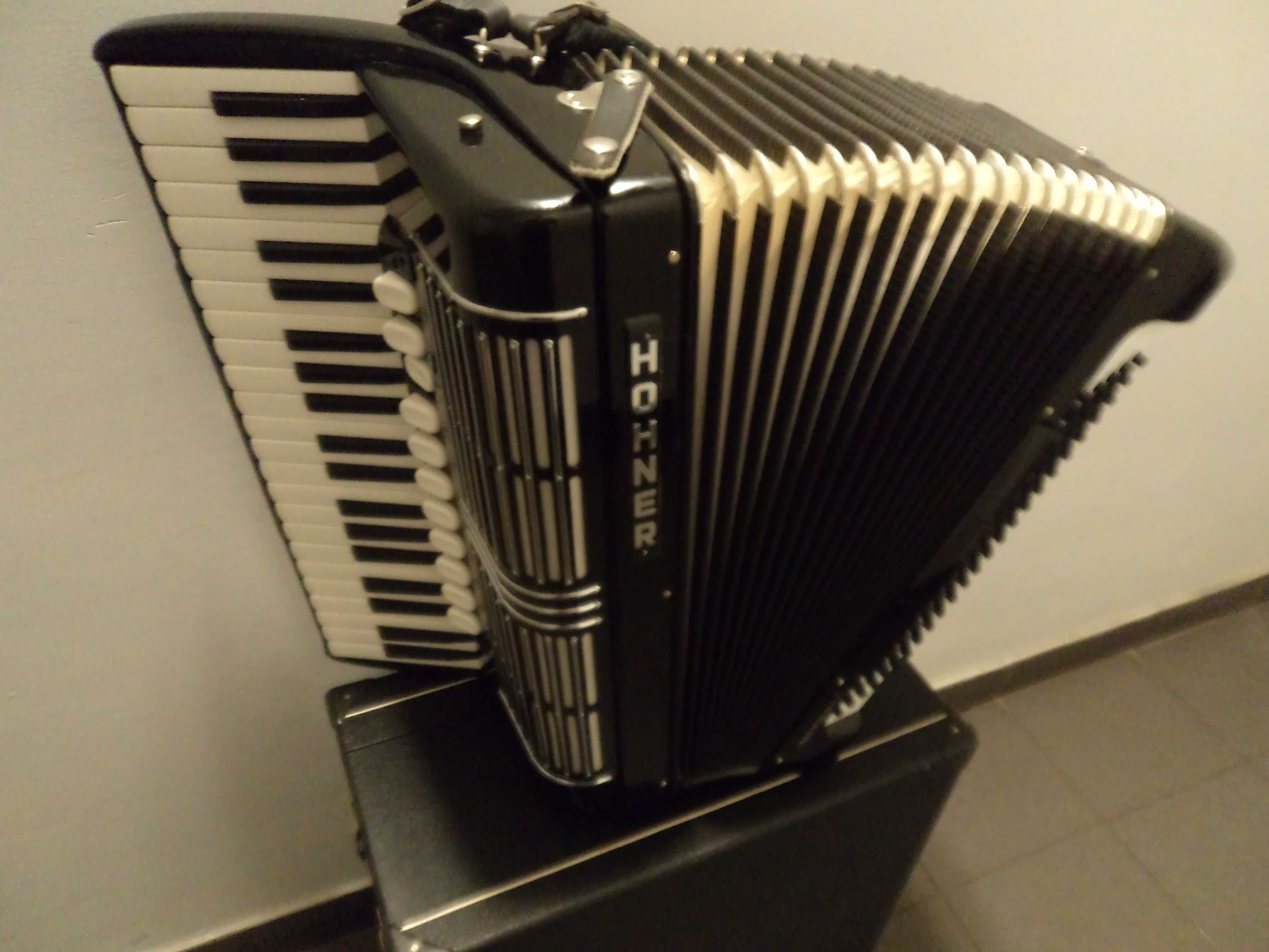 Akordeon Hohner 120 basów