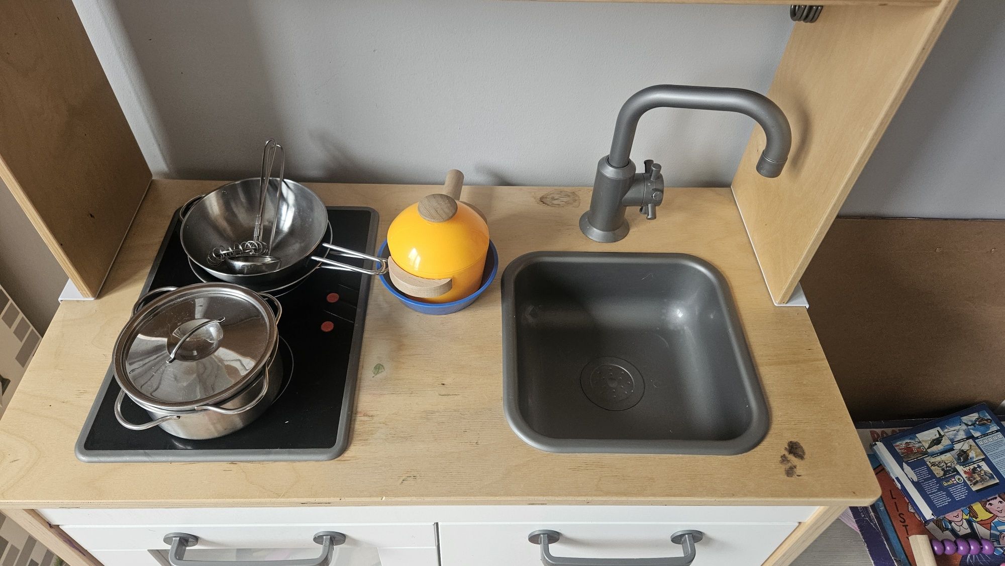 Kuchnia ikea, fartuszki nowe, ekspres do kawy nowy drewniany