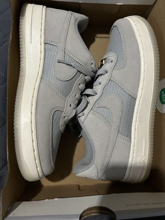 Nike Air Force 1 usados apenas uma vez