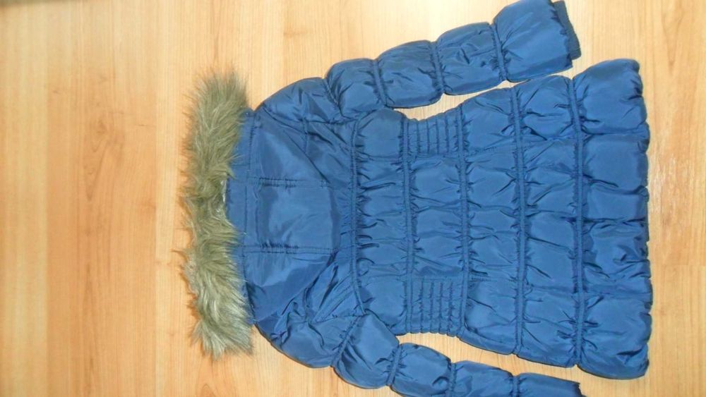 Casaco menina 4 anos tamanho 104cm  usado em bom estado