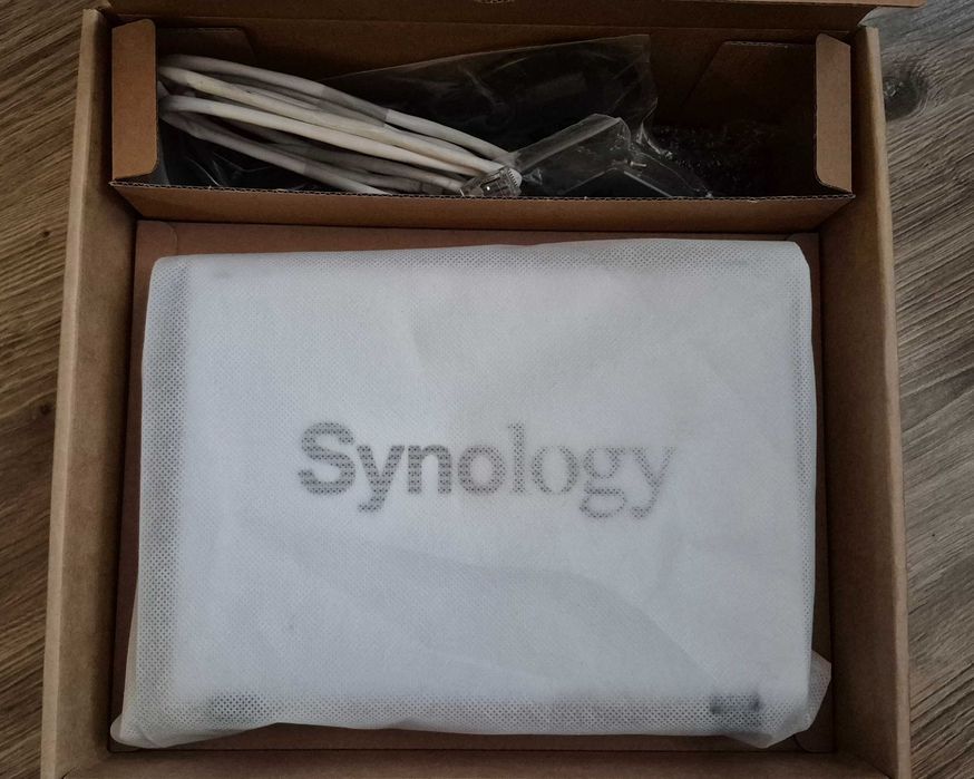 Synology DS220J dysk sieciowy NAS  1Gb z dyskiem 1TB