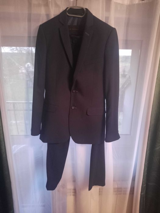 Sprzedam garnitur granatowy 178cm