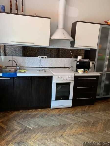 продаж 1кім квартири  особнячного типу в.Дашкевича з ремонтом
