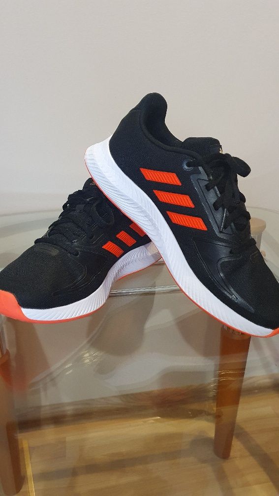 Buty nowe damskie marki Adidas rozmiar 38