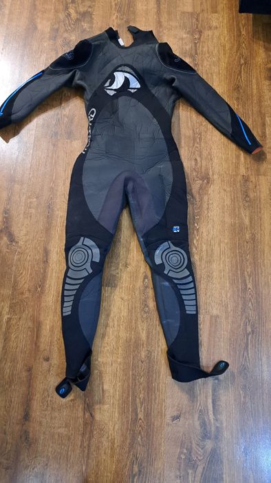 Pianka neoprenowa Triboard 48 ,raz założona