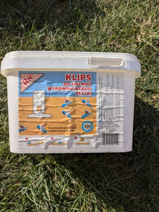 Klips do układu wyrównującego płytki