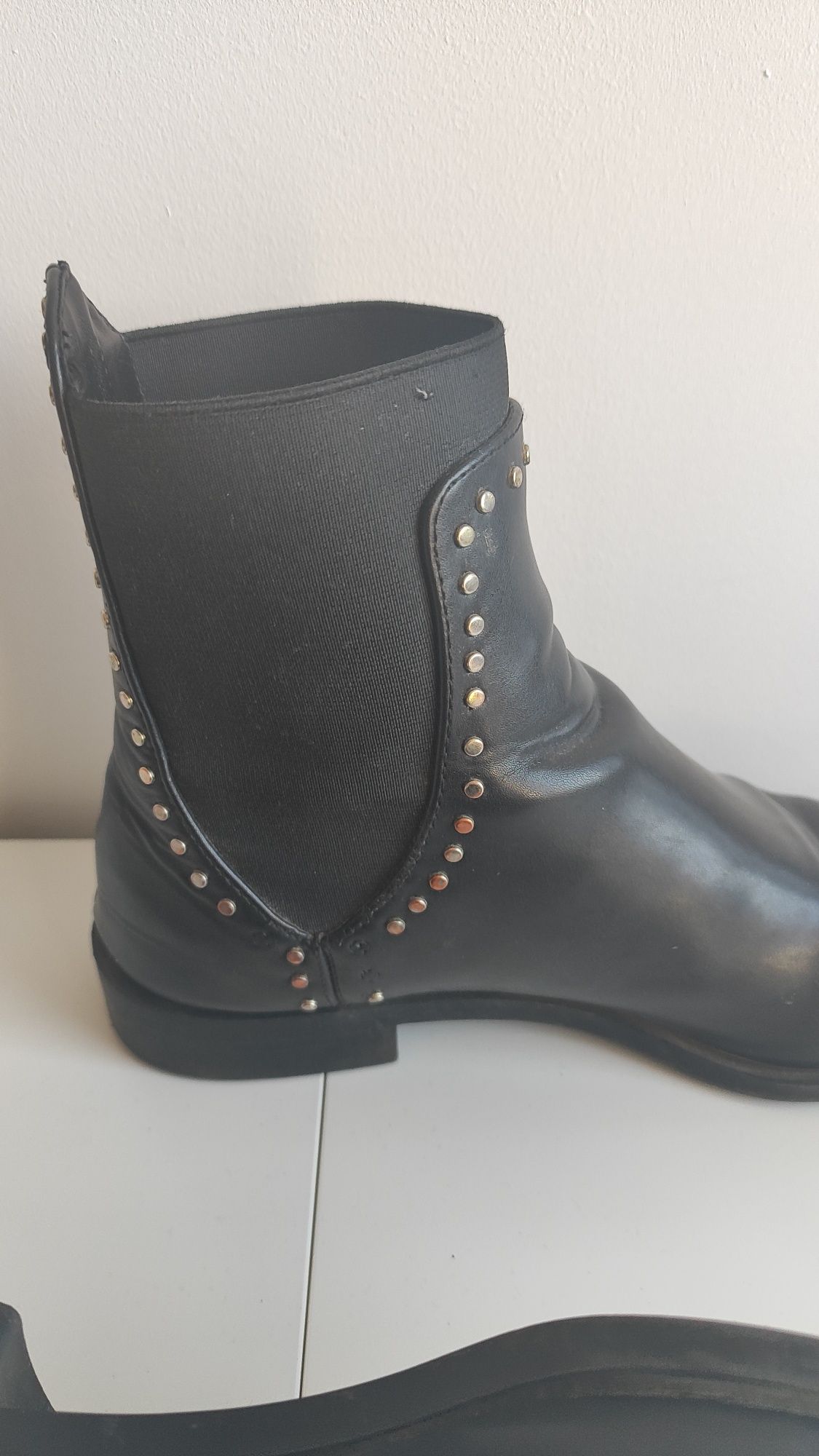 Botki skórzane Zara 39 z ćwiekami