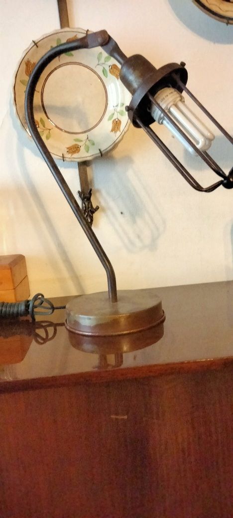 Candeeiro de mesa industrial