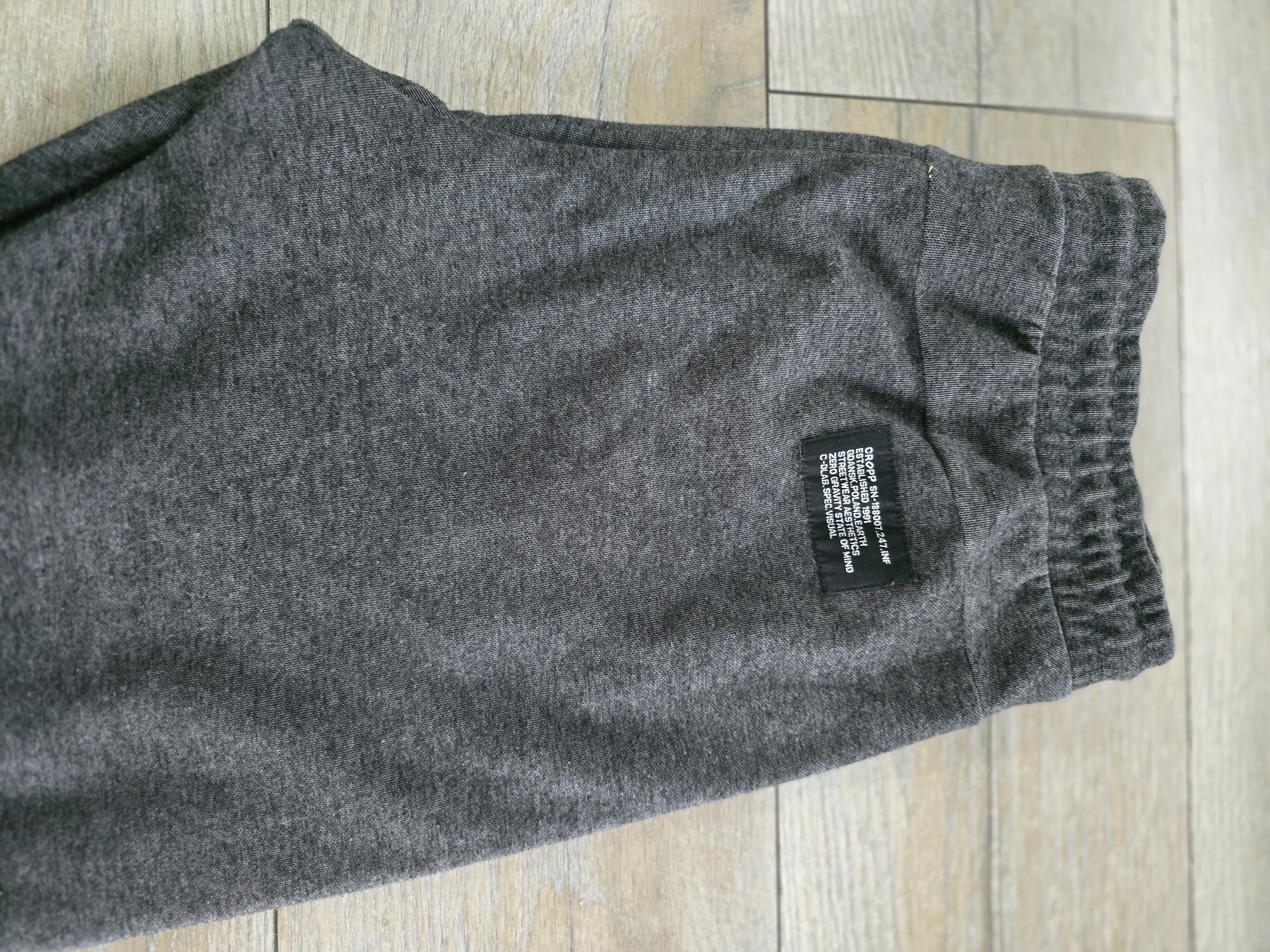 Spodnie dresowe Cropp r.XS
