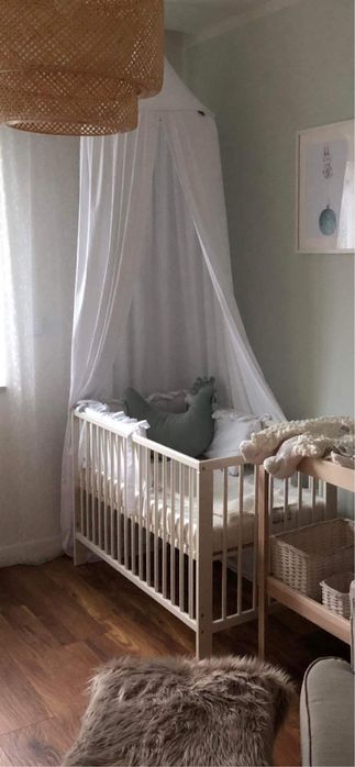 Łóżeczko dziecięce wraz z akcesoriami