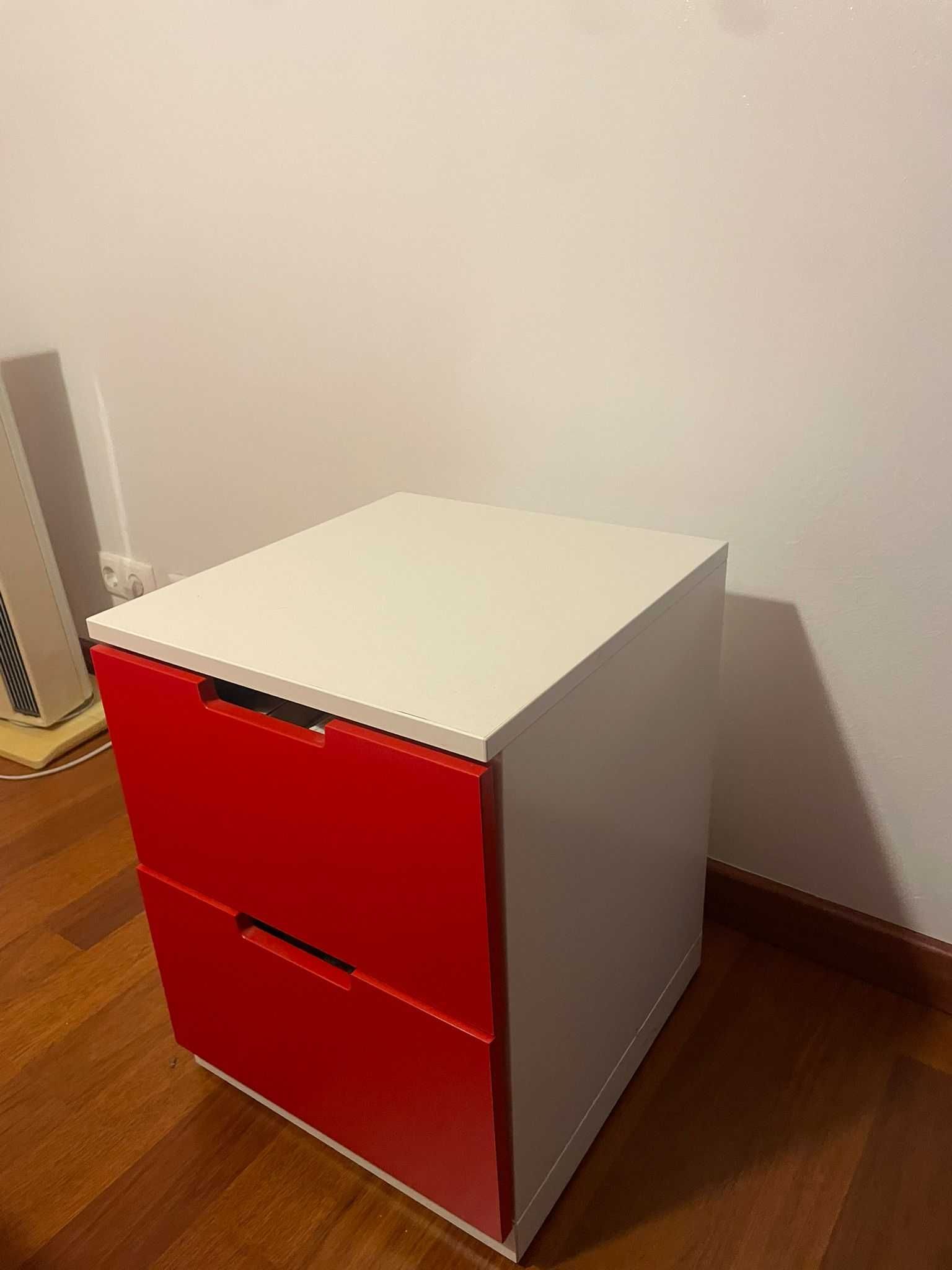 Mesa de cabeceira