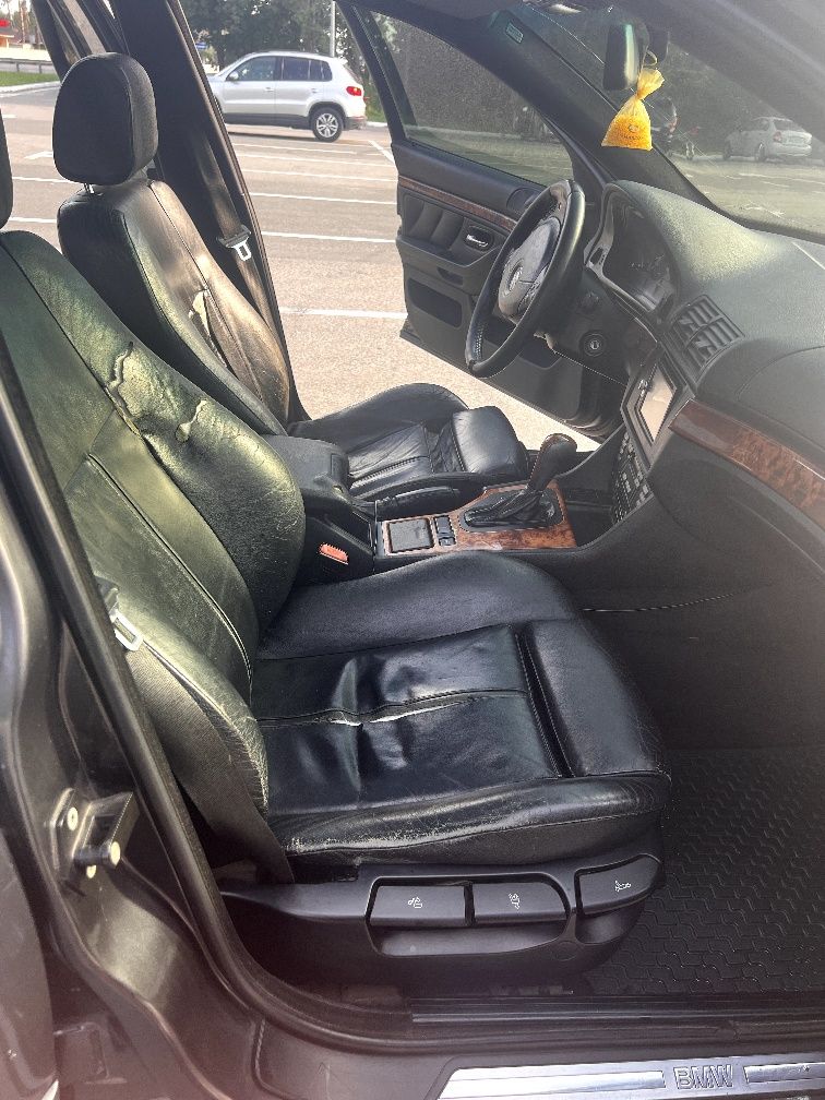 BMW E39 2.8 Шкіра • Люк • M-Руль • Автомат
