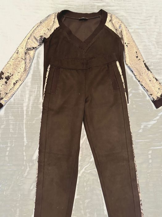 Продам  велюровый костюм