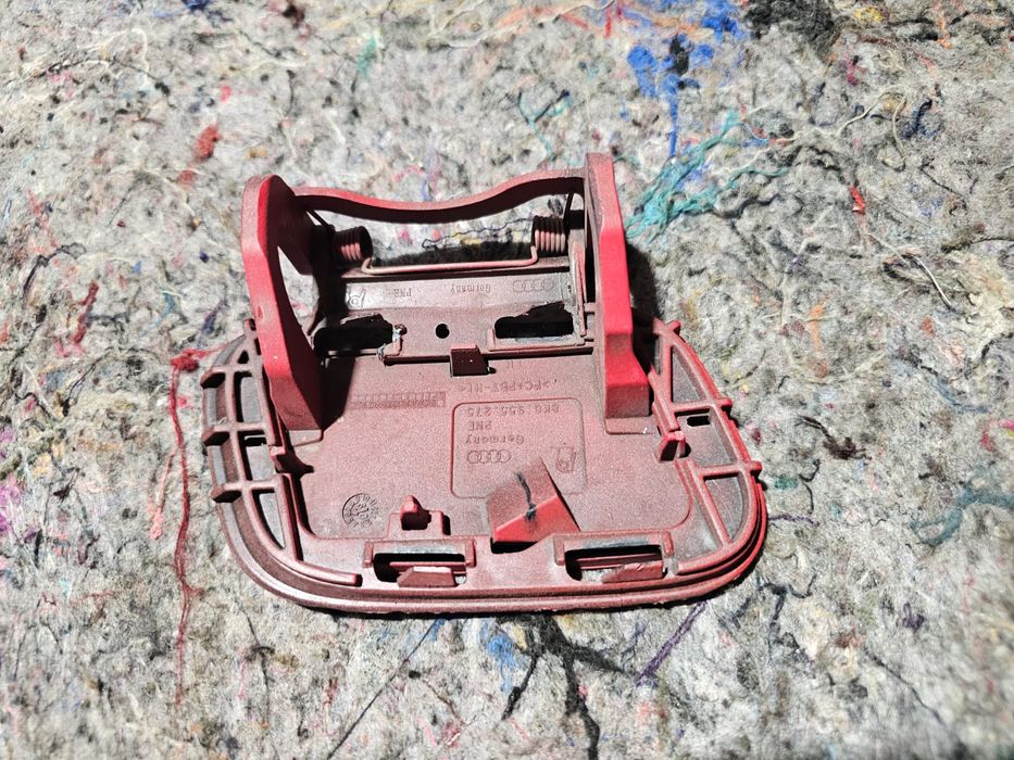 Audi A4 B8 Zaślepka gniazdo zderzaka spryskiwacza reflektora lewa EU