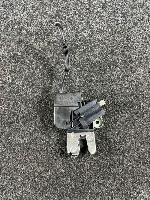 audi a6 c6 sedan zamek klapy bagażnika 4E0827645