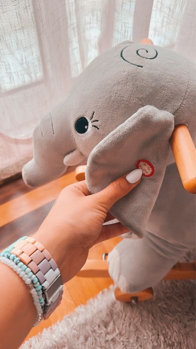 Cavalinho baloico em forma de elefante