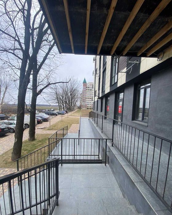 Продаж 2к.кв. перепланована на 3к. в ЖК Park Plaza, смт Чабани