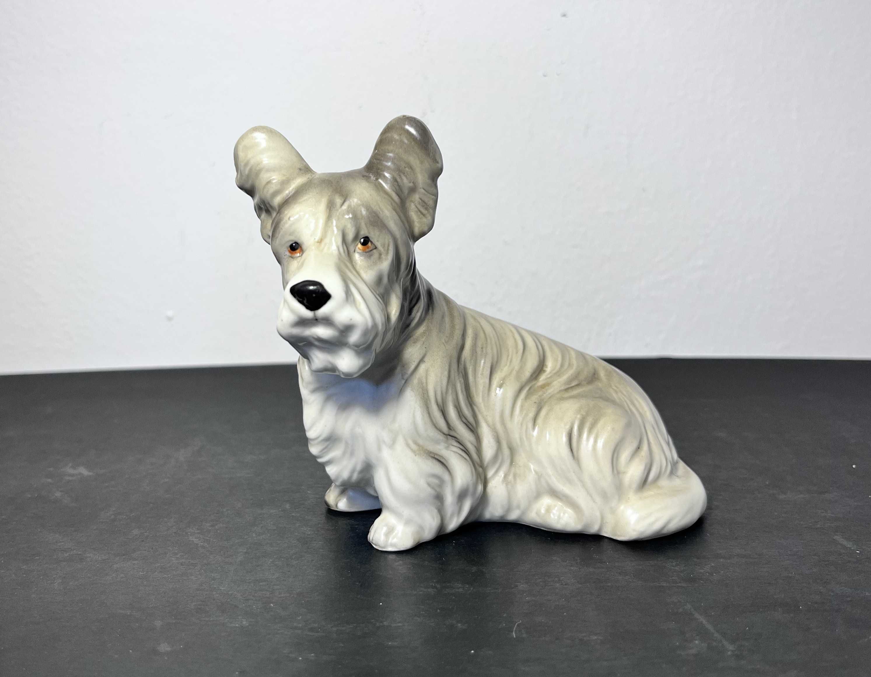 Figurka porcelanowa pies rasy Skye Terrier.