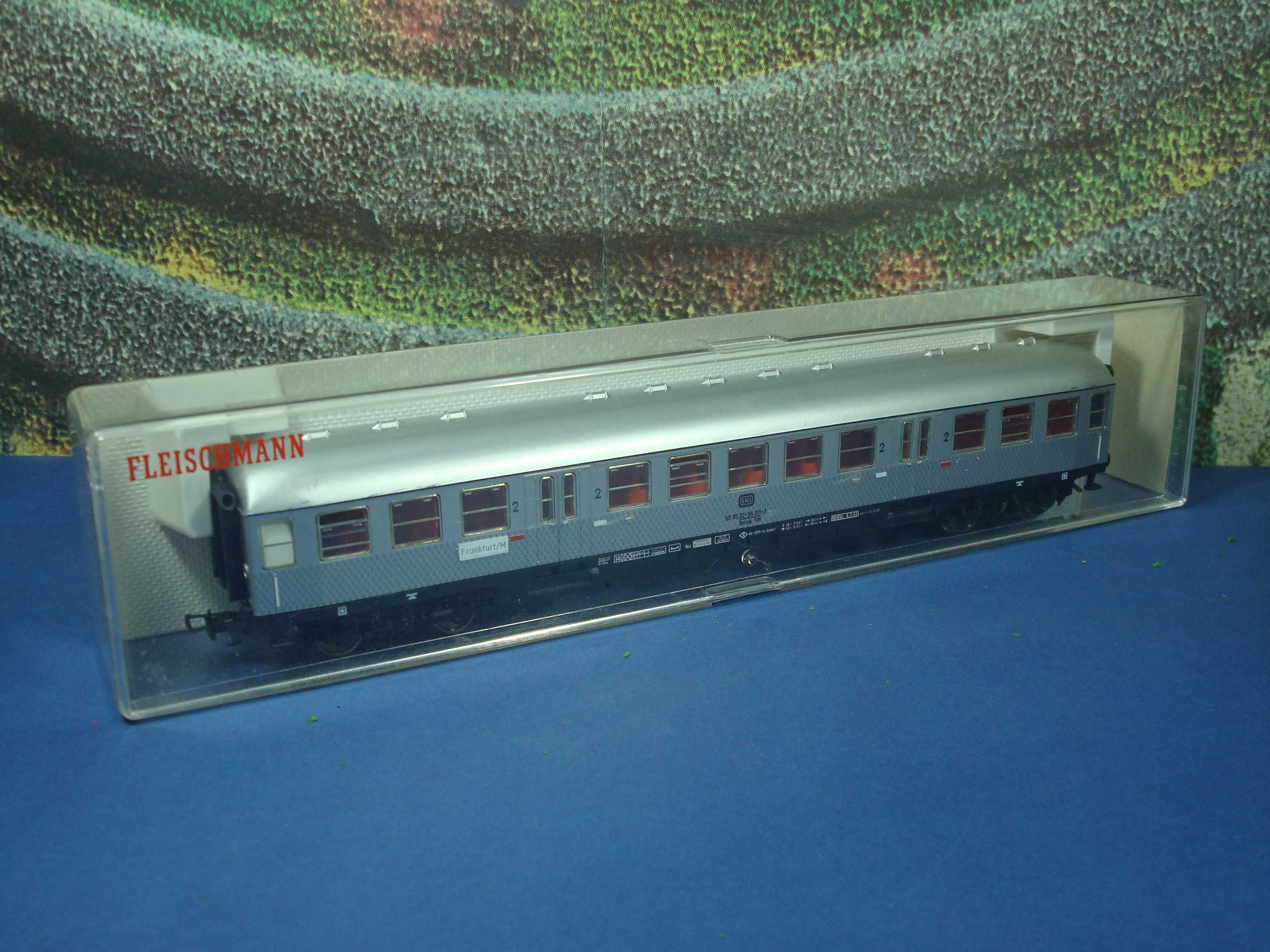 Fleischmann H0 5122 - Carruagem 2ª Classe "Silberling" "DB"/ Usado