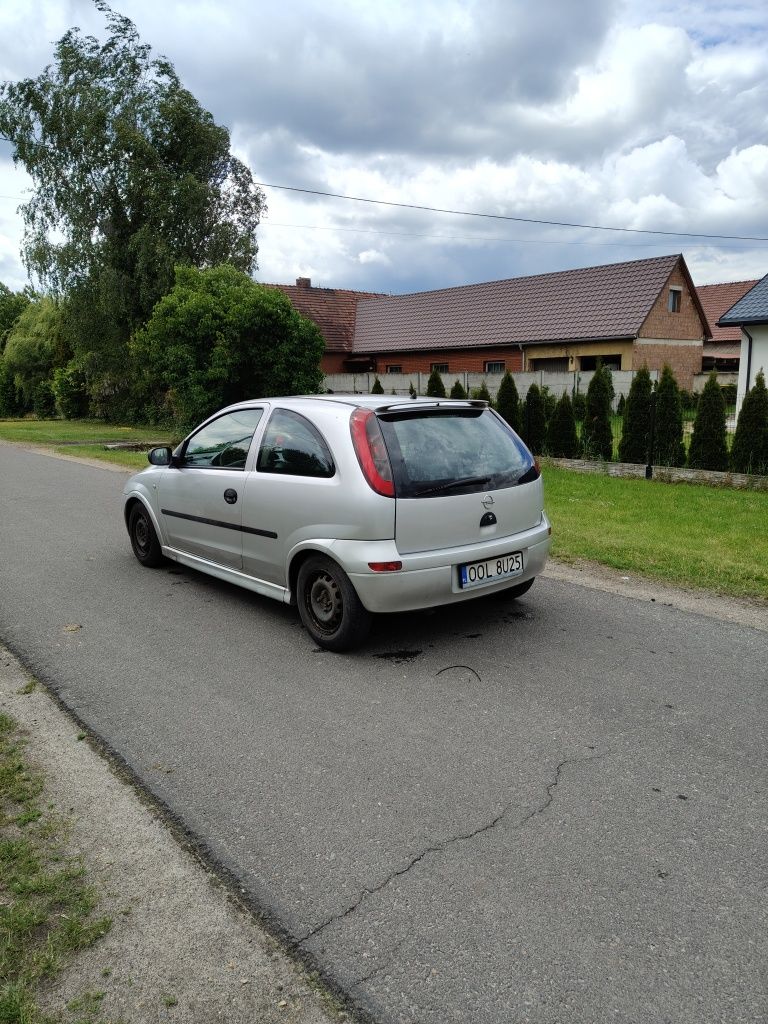 Opel corsa c 1,2 benzyna długie opłaty 2001 r